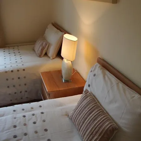 B&B Cranny's 3*